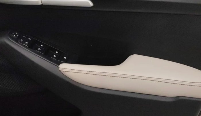 2022 KIA SELTOS HTE 1.5 DIESEL, Diesel, Manual, 76,662 km, Driver Side Door Panels Control