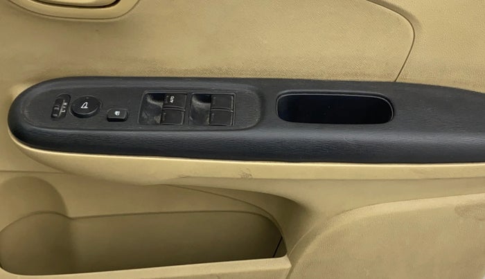 2015 Honda Amaze 1.2L I-VTEC S, Petrol, Manual, 61,235 km, Driver Side Door Panels Control