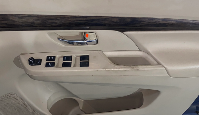 2019 Maruti Ertiga ZXI SHVS, Petrol, Manual, 59,693 km, Driver Side Door Panels Control