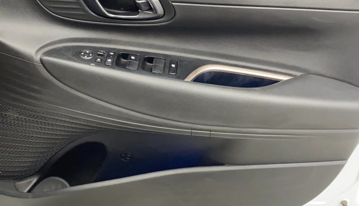 2022 Hyundai NEW I20 ASTA (O) 1.2 MT, Petrol, Manual, 55,268 km, Driver Side Door Panels Control