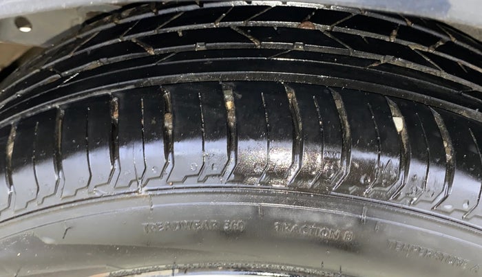 2024 Hyundai NEW I20 ASTA (O) 1.2 IVT, Petrol, Automatic, 4,262 km, Right Rear Tyre Tread