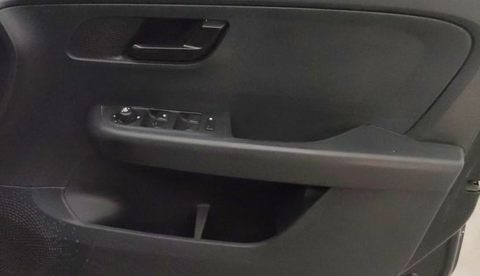 2022 Tata ALTROZ XT PETROL DARK EDITION, Petrol, Manual, 42,659 km, Driver Side Door Panels Control