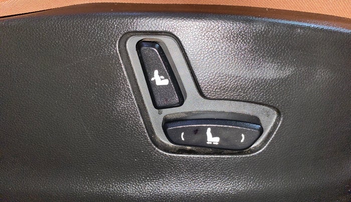 2020 MG HECTOR PLUS SHARP 1.5 PETROL TURBO DCT 6-STR, Petrol, Automatic, 44,116 km, Driver Side Adjustment Panel