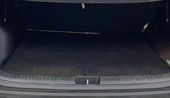 2018 Hyundai Creta SX 1.6 DIESEL, Diesel, Manual, 1,18,687 km, Boot Inside