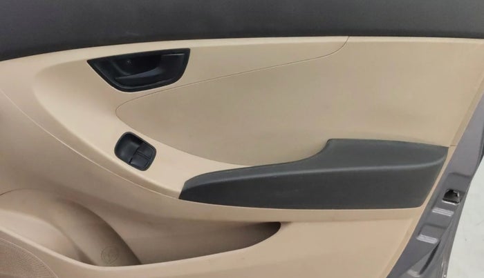 2014 Hyundai Eon ERA +, Petrol, Manual, 81,047 km, Driver Side Door Panels Control