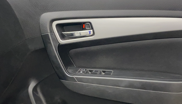 2020 Maruti Vitara Brezza ZXI AT SHVS, Petrol, Automatic, 83,488 km, Driver Side Door Panels Control