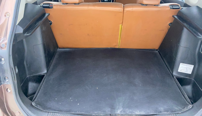 2016 Maruti S Cross ZETA 1.3, Diesel, Manual, 1,15,568 km, Boot Inside