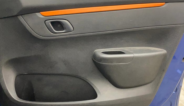 2018 Renault Kwid CLIMBER 1.0, Petrol, Manual, 36,763 km, Driver Side Door Panels Control