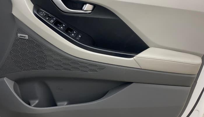 2024 Hyundai Creta SX (O) IVT 1.5 PETROL, Petrol, Automatic, 23,169 km, Driver Side Door Panels Control