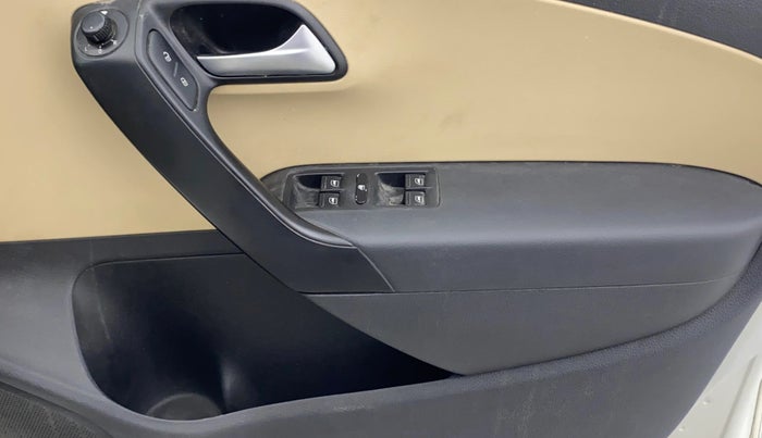 2017 Volkswagen Polo HIGHLINE1.2L, Petrol, Manual, 58,893 km, Driver Side Door Panels Control