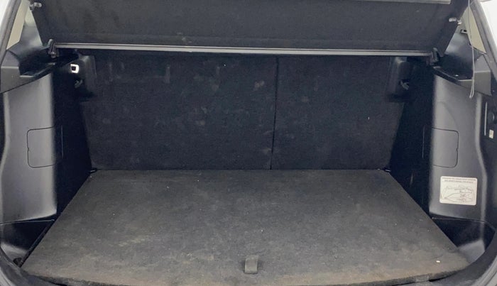 2016 Maruti S Cross ALPHA 1.6, Diesel, Manual, 87,661 km, Boot Inside