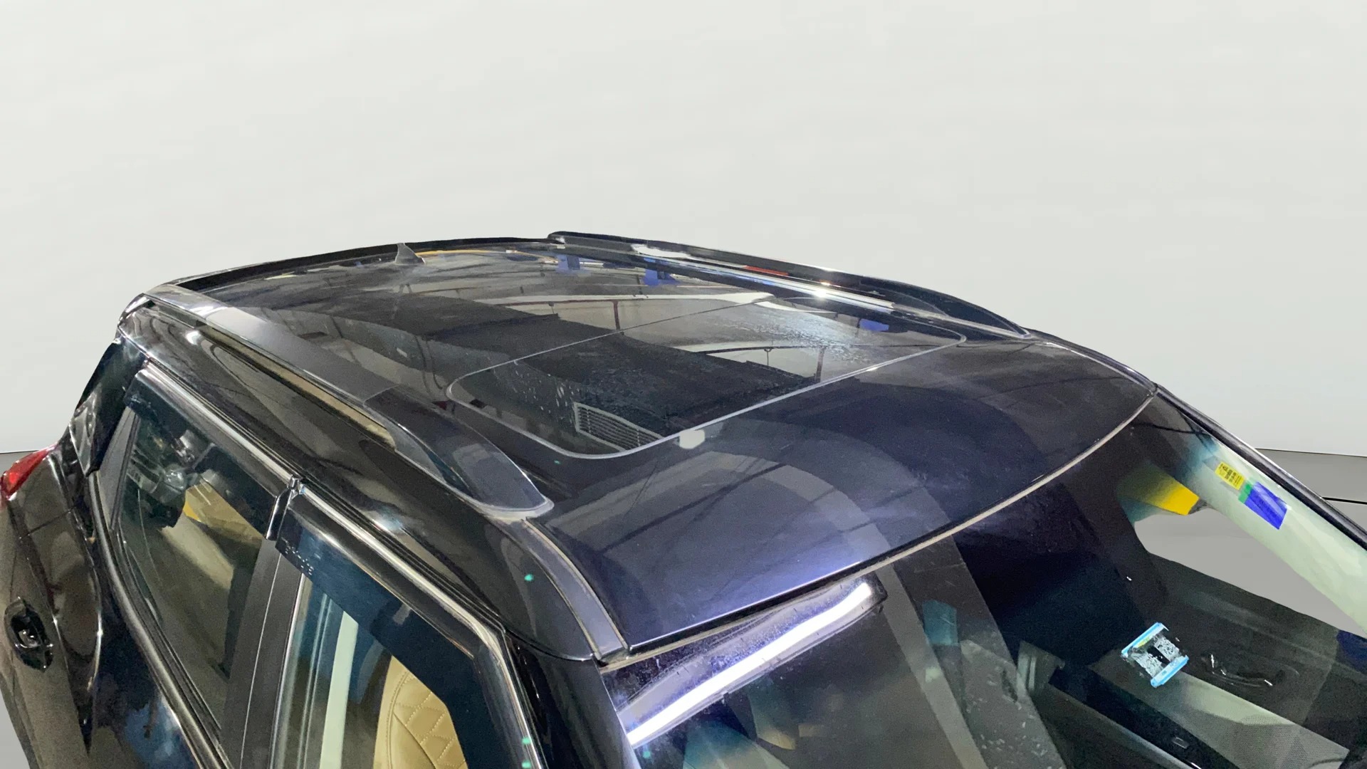 2024 Mahindra XUV300 W8 1.2 PETROL, Petrol, Manual, 1,084 km, Moonroof/ Sunroof