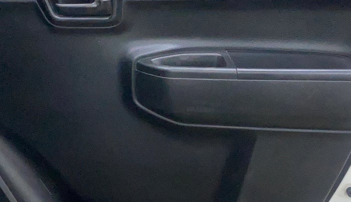 2024 Maruti S PRESSO VXI S-CNG, CNG, Manual, 32,883 km, Driver Side Door Panels Control