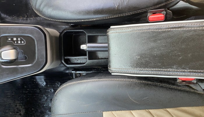 2020 Maruti New Wagon-R VXI 1.2 AMT, Petrol, Automatic, 28,499 km, Gear Lever