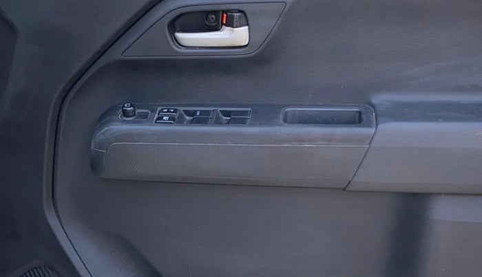 2020 Maruti New Wagon-R VXI 1.2 AMT, Petrol, Automatic, 28,499 km, Driver Side Door Panels Control