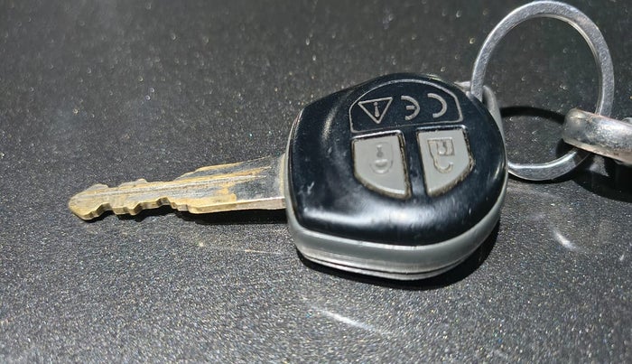 2018 Maruti Swift VDI, Diesel, Manual, 76,464 km, Key Close Up