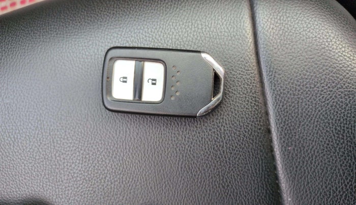 2017 Honda WR-V 1.5L I-DTEC VX MT, Diesel, Manual, 95,058 km, Key Close Up