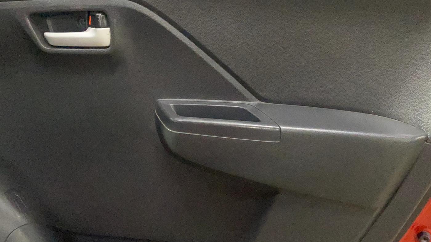2022 Maruti Alto K10 VXI PLUS, Petrol, Manual, 42,581 km, Driver Side Door Panels Control