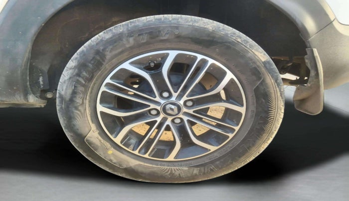 2021 Renault TRIBER RXE MT, Petrol, Manual, 52,328 km, Left Rear Wheel