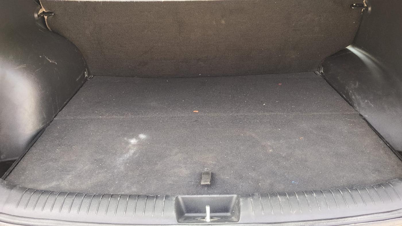2015 Hyundai Creta S 1.6 PETROL, Petrol, Manual, 81,727 km, Boot Inside