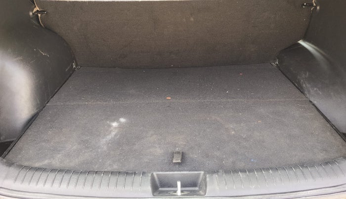 2015 Hyundai Creta S 1.6 PETROL, Petrol, Manual, 81,727 km, Boot Inside