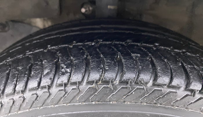2012 Honda Brio V MT, Petrol, Manual, 90,184 km, Left Front Tyre Tread