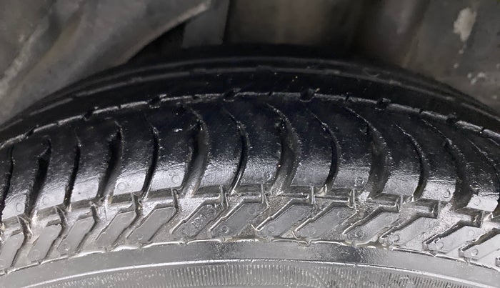 2012 Honda Brio V MT, Petrol, Manual, 90,184 km, Left Rear Tyre Tread