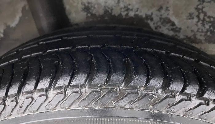 2012 Honda Brio V MT, Petrol, Manual, 90,184 km, Right Rear Tyre Tread