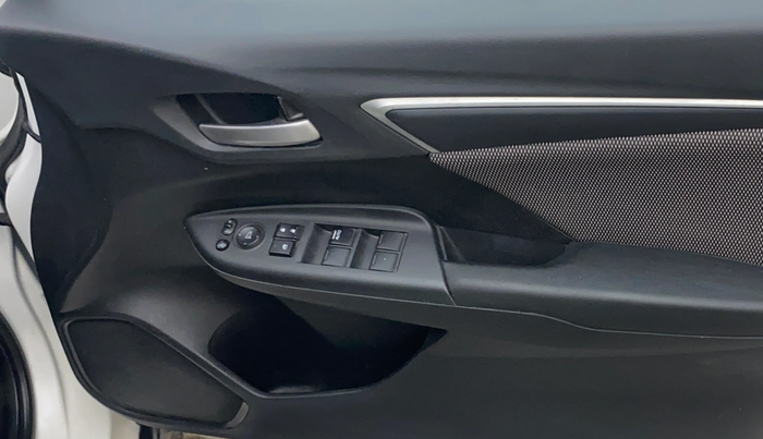 2019 Honda WR-V 1.5L I-DTEC VX MT, Diesel, Manual, 1,29,794 km, Driver Side Door Panels Control