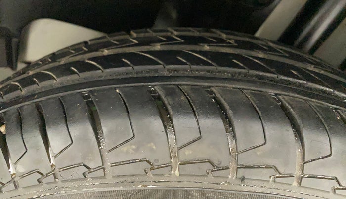 2023 Maruti Swift VXI, Petrol, Manual, 10,050 km, Left Rear Tyre Tread