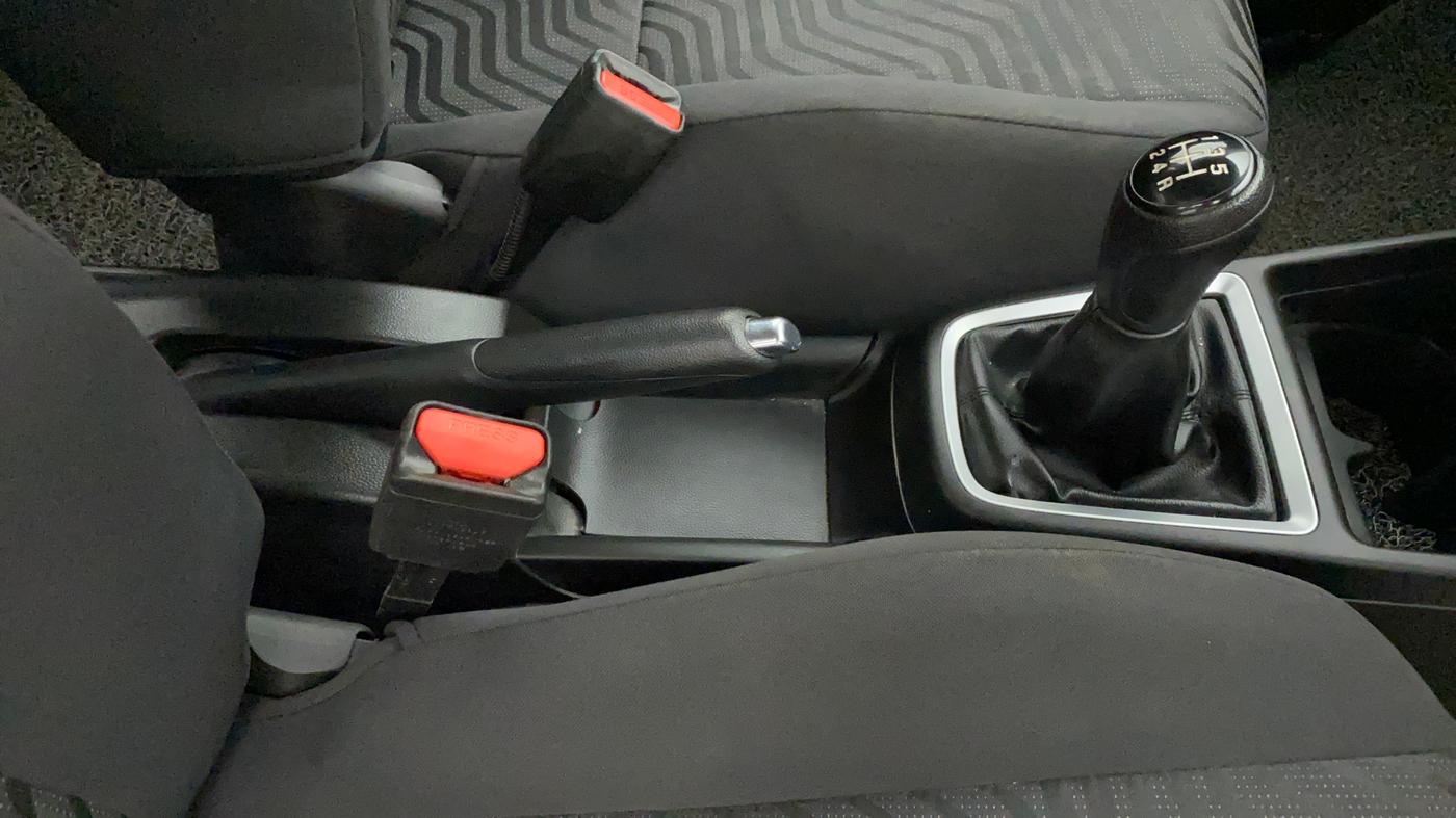 2023 Maruti Swift VXI, Petrol, Manual, 10,050 km, Gear Lever