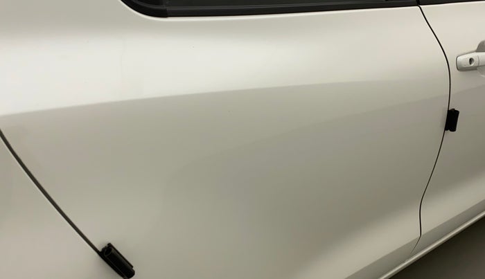 2023 Maruti Swift VXI, Petrol, Manual, 10,050 km, Right rear door - Minor scratches