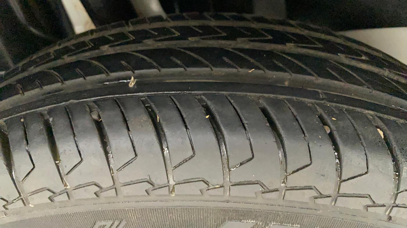 2023 Maruti Swift VXI, Petrol, Manual, 10,050 km, Right Rear Tyre Tread
