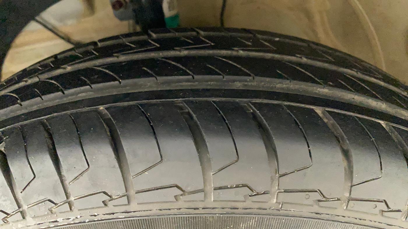 2023 Maruti Swift VXI, Petrol, Manual, 10,050 km, Left Front Tyre Tread