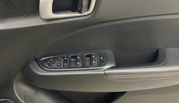 2020 Hyundai VENUE SX 1.0 (O) TURBO, Petrol, Manual, 38,821 km, Driver Side Door Panels Control