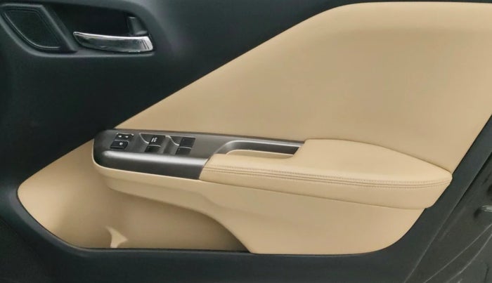 2016 Honda City 1.5L I-VTEC VX (O) MT, Petrol, Manual, 89,816 km, Driver Side Door Panels Control