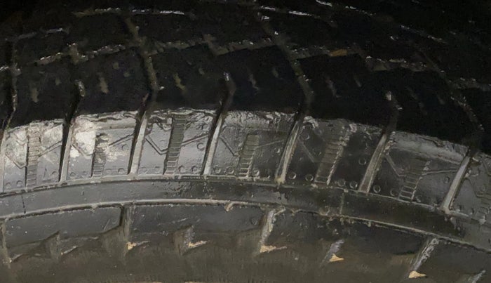 2023 Mahindra Thar LX HT PETROL 4WD MT, Petrol, Manual, 60,198 km, Right Front Tyre Tread