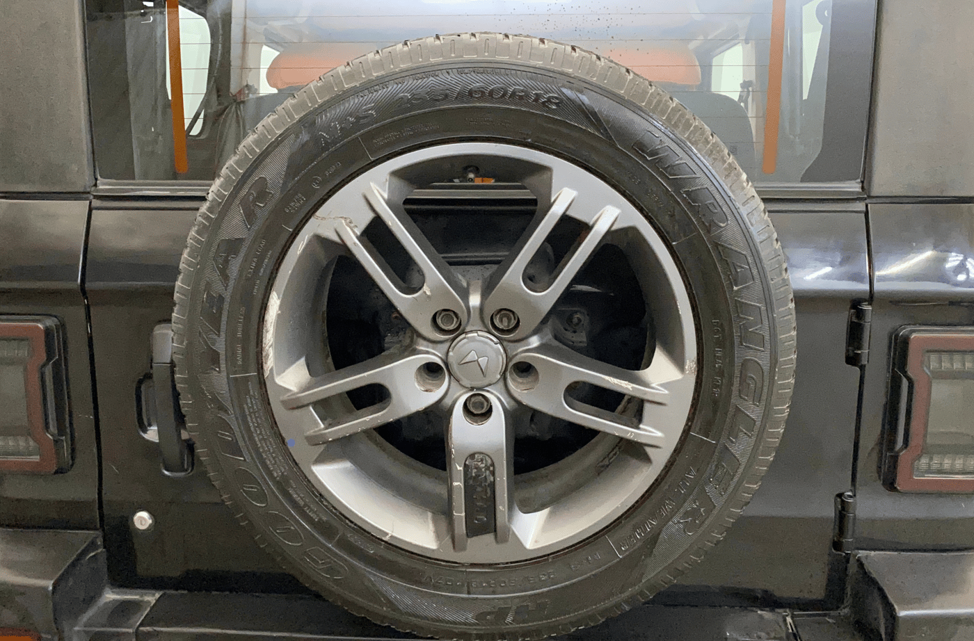 2023 Mahindra Thar LX HT PETROL 4WD MT, Petrol, Manual, 60,308 km, Spare Tyre
