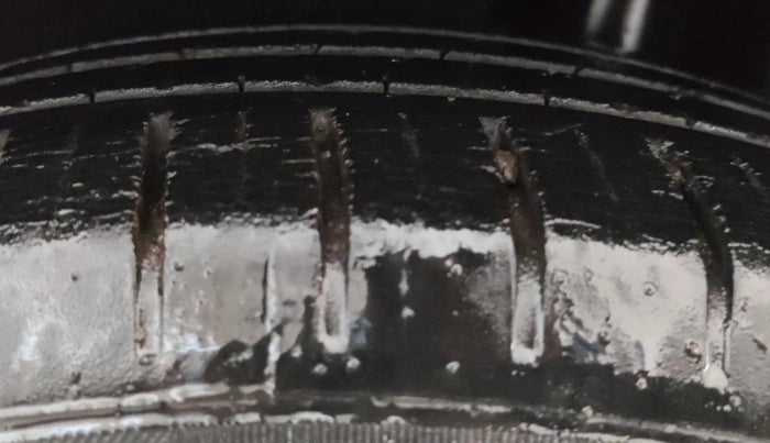 2020 Toyota Glanza V, Petrol, Manual, 56,794 km, Left Rear Tyre Tread