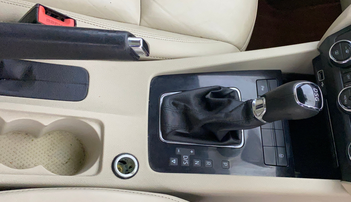 2019 Skoda Octavia L&K 1.8 TSI AT, Petrol, Automatic, 48,040 km, Gear Lever