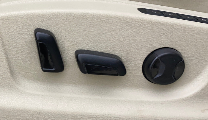 2019 Skoda Octavia L&K 1.8 TSI AT, Petrol, Automatic, 48,040 km, Driver Side Adjustment Panel