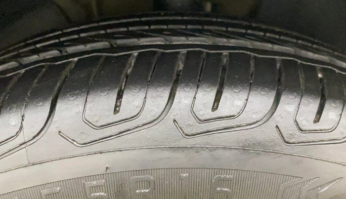 2019 Skoda Octavia L&K 1.8 TSI AT, Petrol, Automatic, 48,040 km, Right Front Tyre Tread