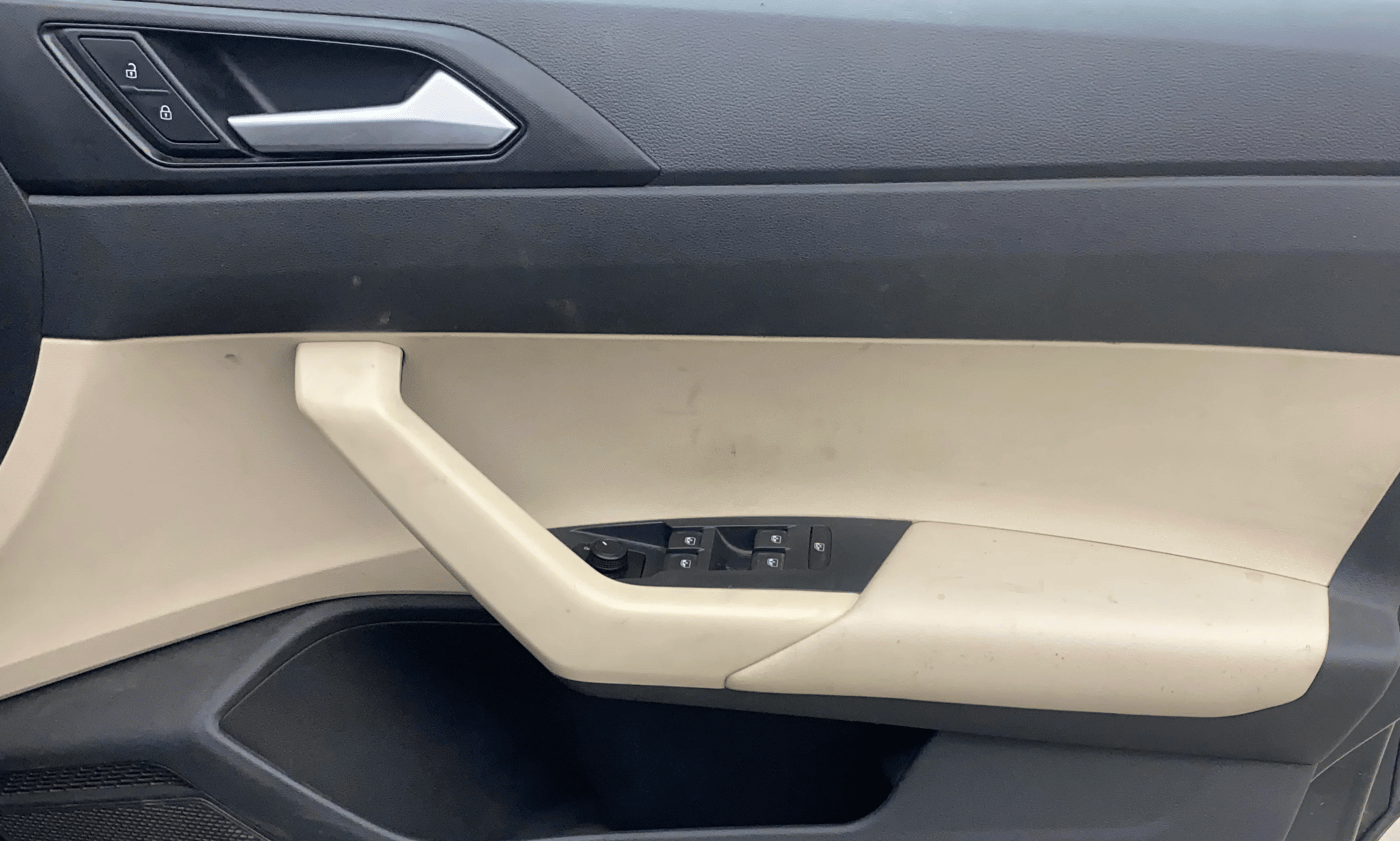 2022 Volkswagen VIRTUS COMFORTLINE TSI 1.0 MT, Petrol, Manual, 46,685 km, Driver Side Door Panels Control