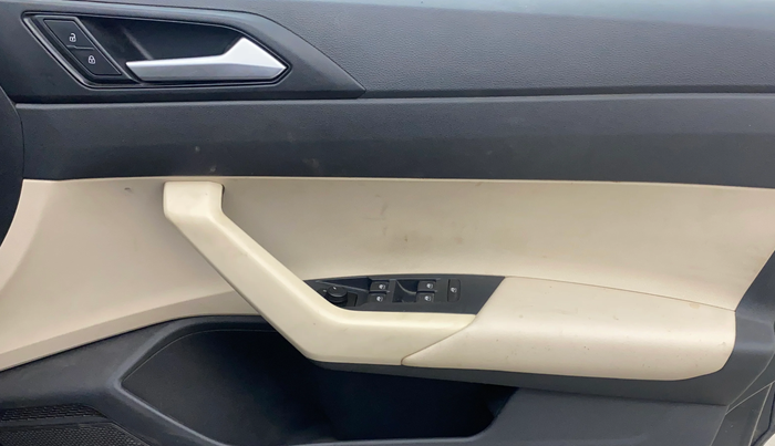 2022 Volkswagen VIRTUS COMFORTLINE TSI 1.0 MT, Petrol, Manual, 46,685 km, Driver Side Door Panels Control