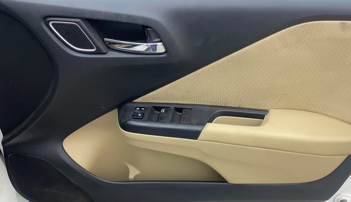 2018 Honda City 1.5L I-VTEC V MT, Petrol, Manual, 1,07,627 km, Driver Side Door Panels Control