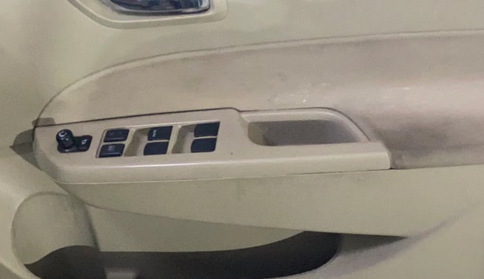 2015 Maruti Swift Dzire VXI, Petrol, Manual, 51,307 km, Driver Side Door Panels Control