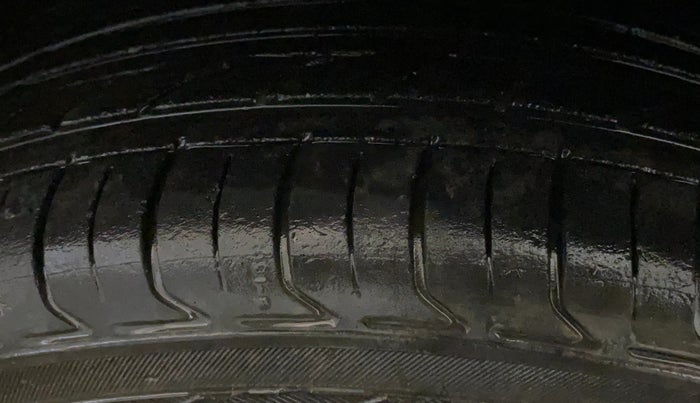 2022 Nissan MAGNITE XV MT, CNG, Manual, 48,885 km, Left Front Tyre Tread