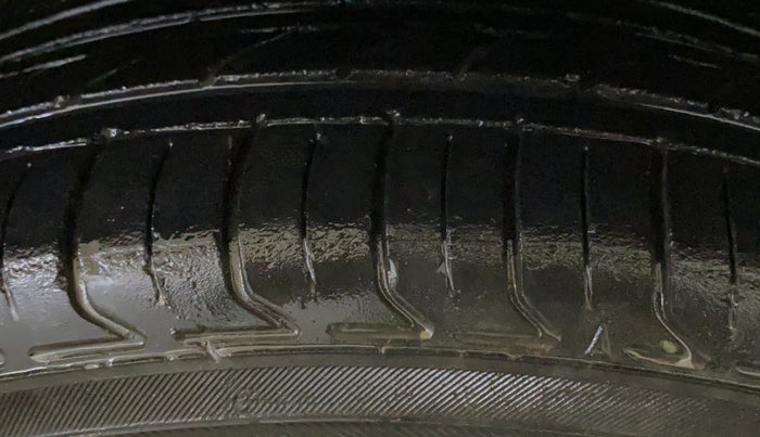 2022 Nissan MAGNITE XV MT, CNG, Manual, 48,885 km, Right Rear Tyre Tread