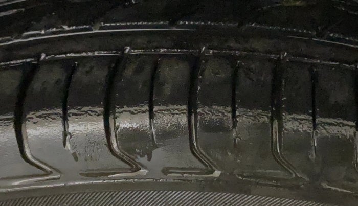 2022 Nissan MAGNITE XV MT, CNG, Manual, 48,885 km, Right Front Tyre Tread