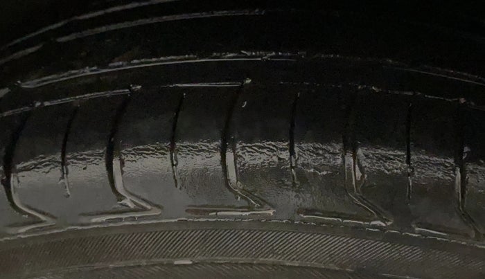 2022 Nissan MAGNITE XV MT, CNG, Manual, 48,885 km, Left Rear Tyre Tread